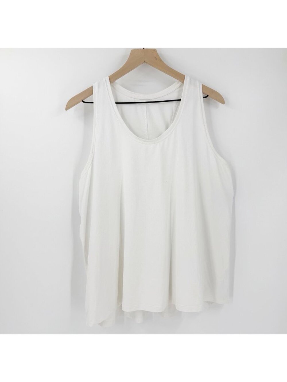 Lululemon White Essential Train Tank Top 12 Running Exercise Gym Yoga Pilates